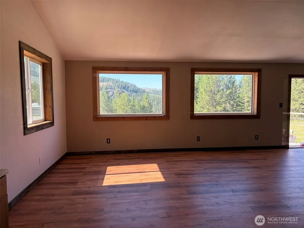 88 Little Bear Road Republic WA 99166