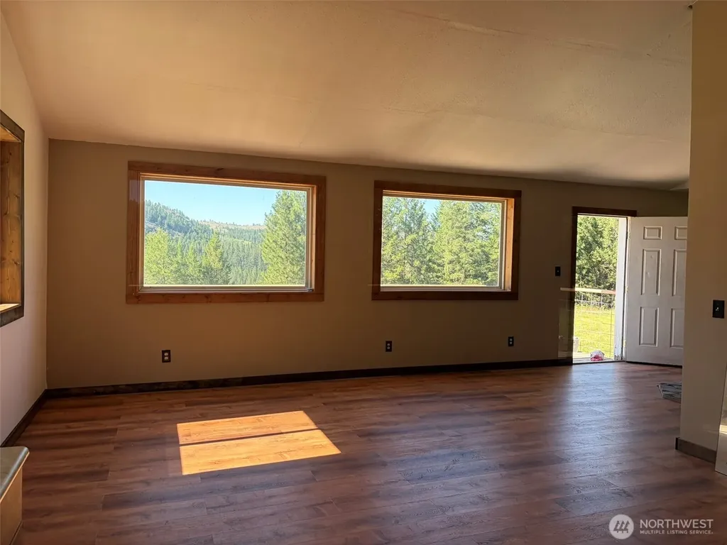 88 Little Bear Road Republic WA 99166