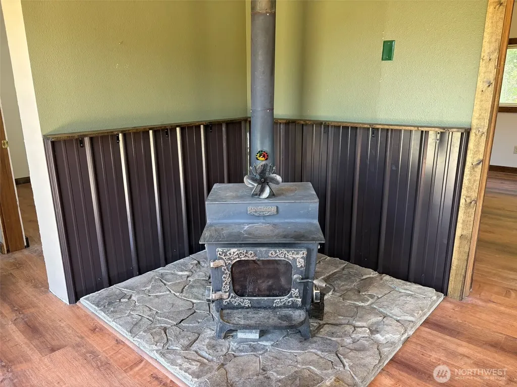88 Little Bear Road Republic WA 99166
