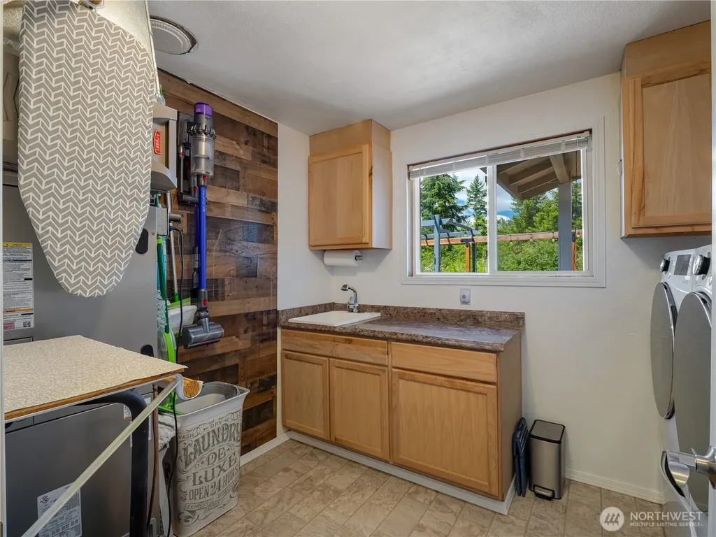 33620 45th Avenue Ct E Eatonville WA 98328