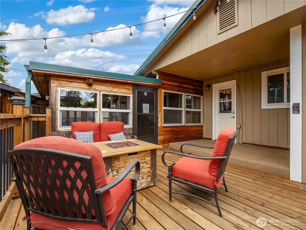 33620 45th Avenue Ct E Eatonville WA 98328