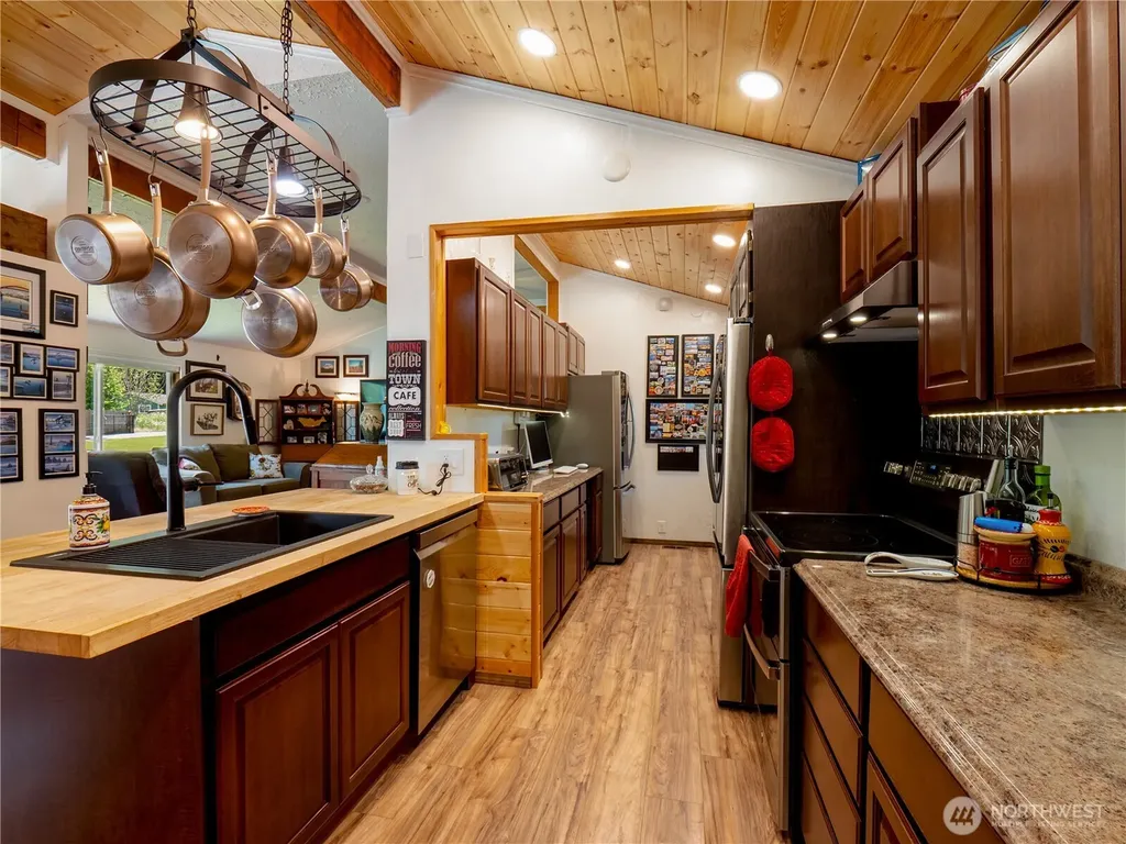 33620 45th Avenue Ct E Eatonville WA 98328