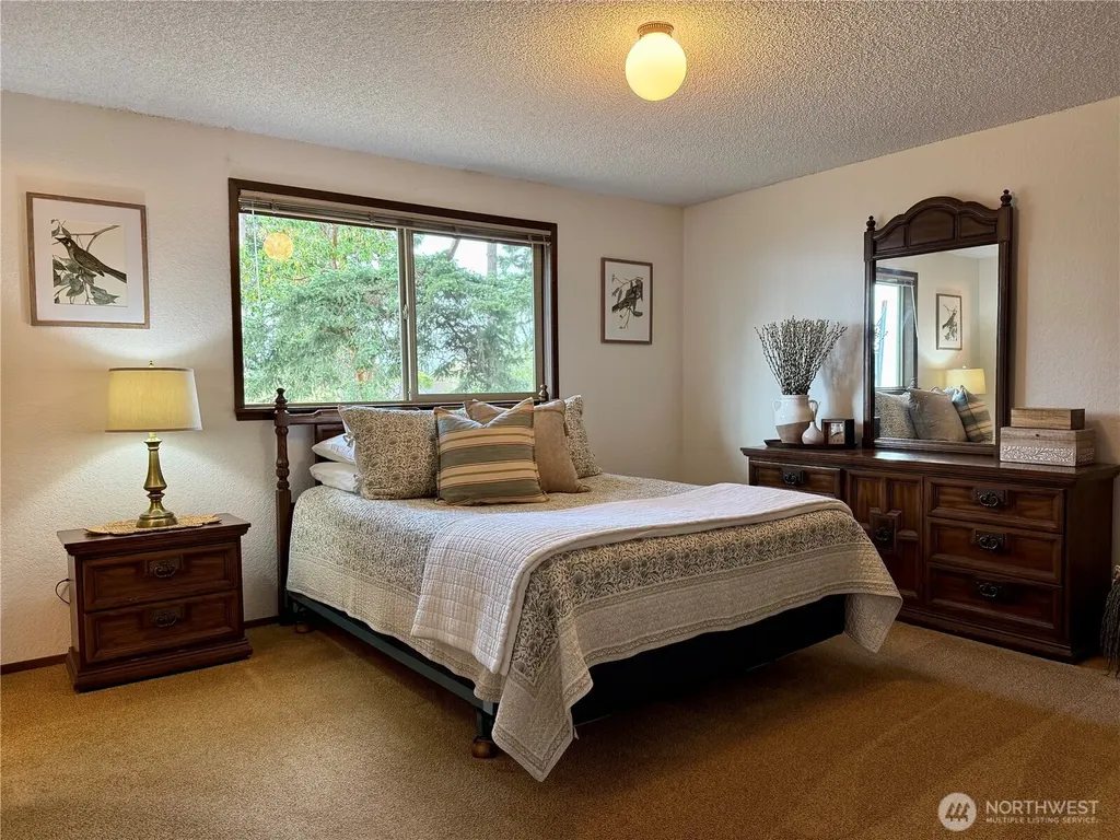 745 SW 13th Avenue Oak Harbor WA 98277