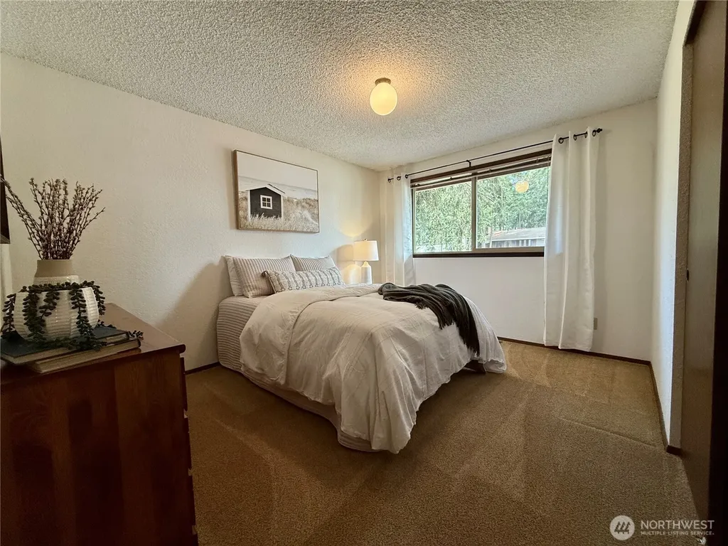 745 SW 13th Avenue Oak Harbor WA 98277