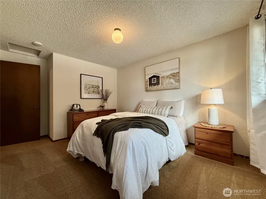 745 SW 13th Avenue Oak Harbor WA 98277