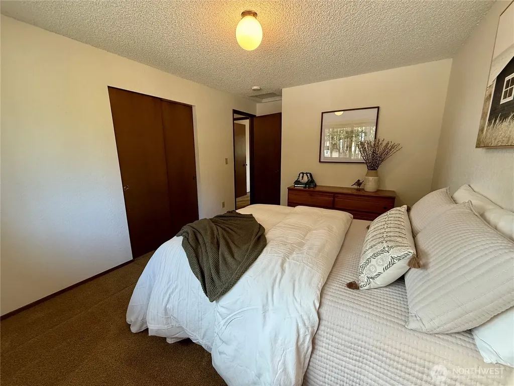745 SW 13th Avenue Oak Harbor WA 98277