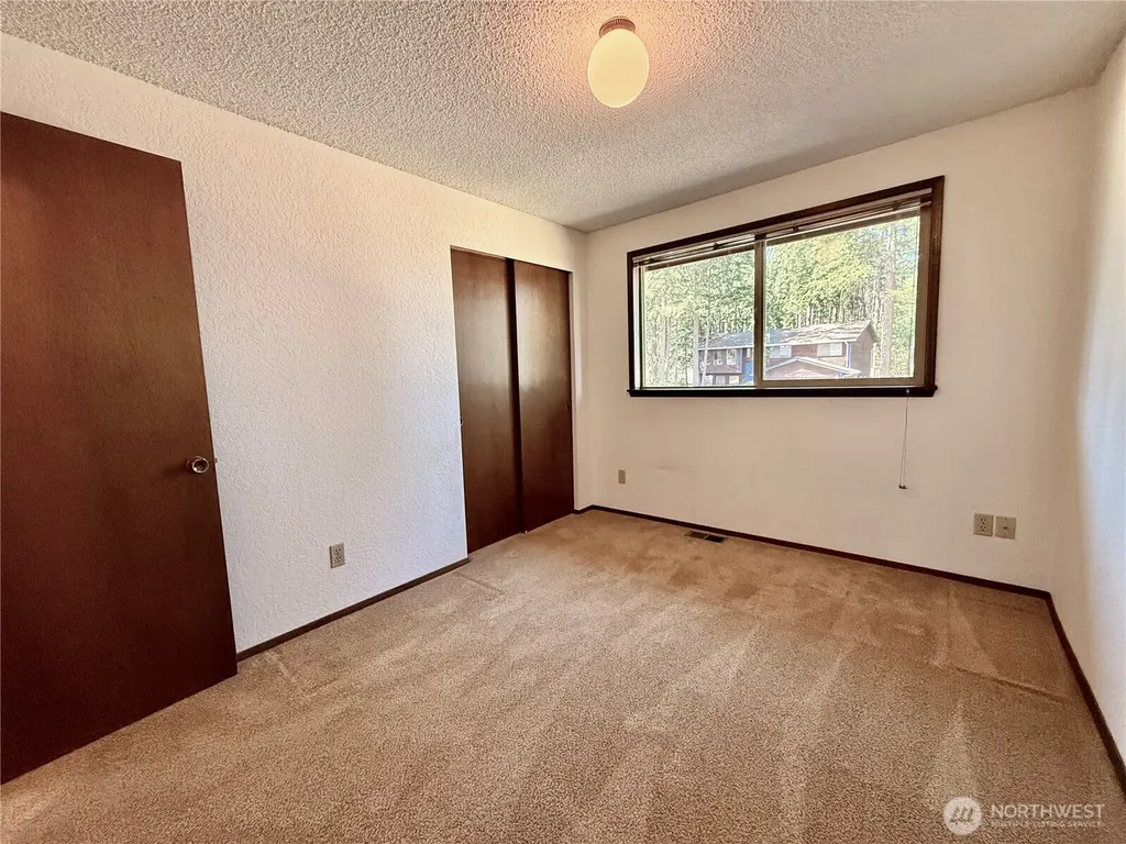 745 SW 13th Avenue Oak Harbor WA 98277