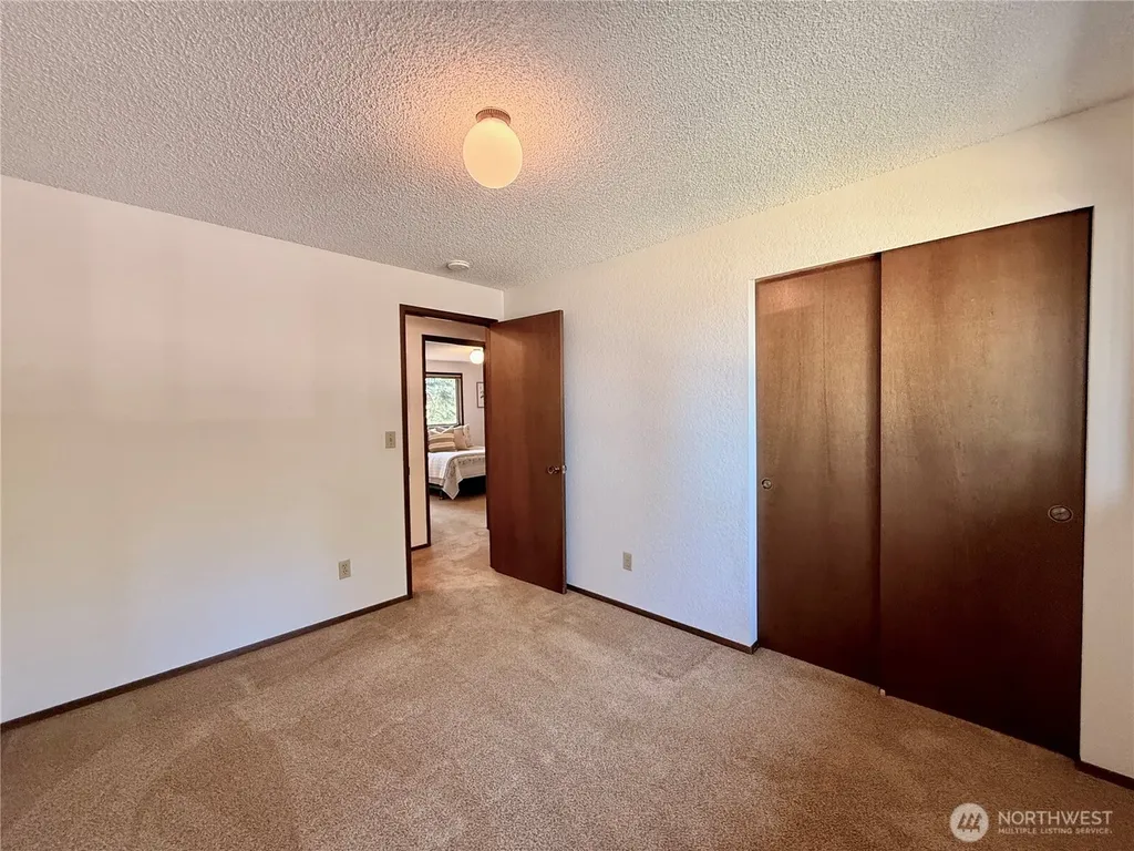 745 SW 13th Avenue Oak Harbor WA 98277