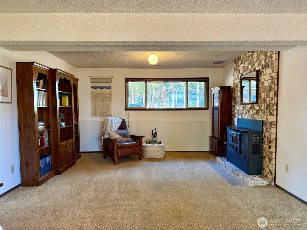745 SW 13th Avenue Oak Harbor WA 98277