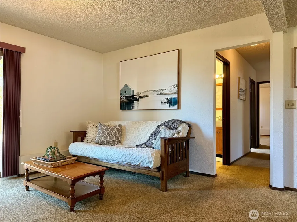 745 SW 13th Avenue Oak Harbor WA 98277