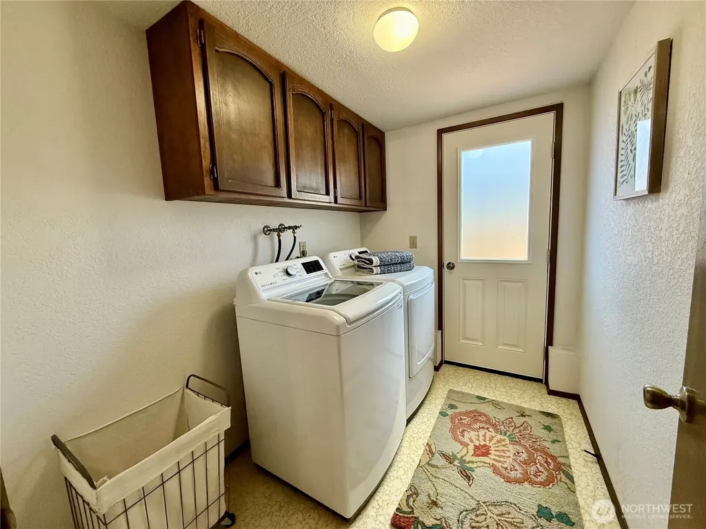 745 SW 13th Avenue Oak Harbor WA 98277