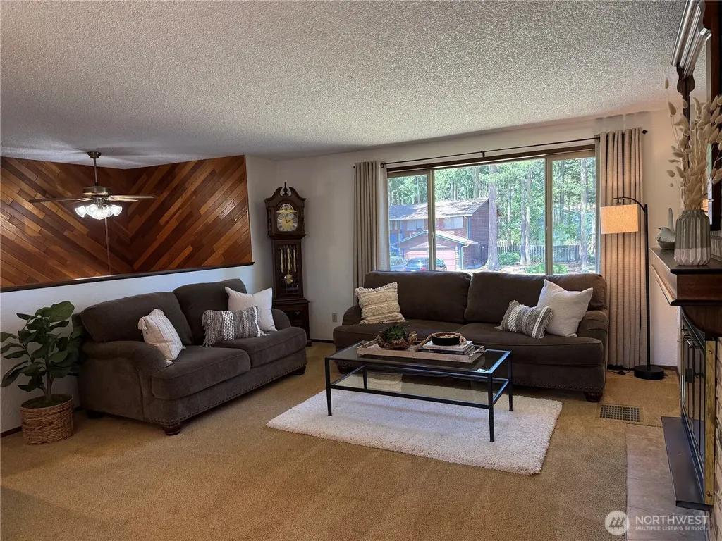 745 SW 13th Avenue Oak Harbor WA 98277