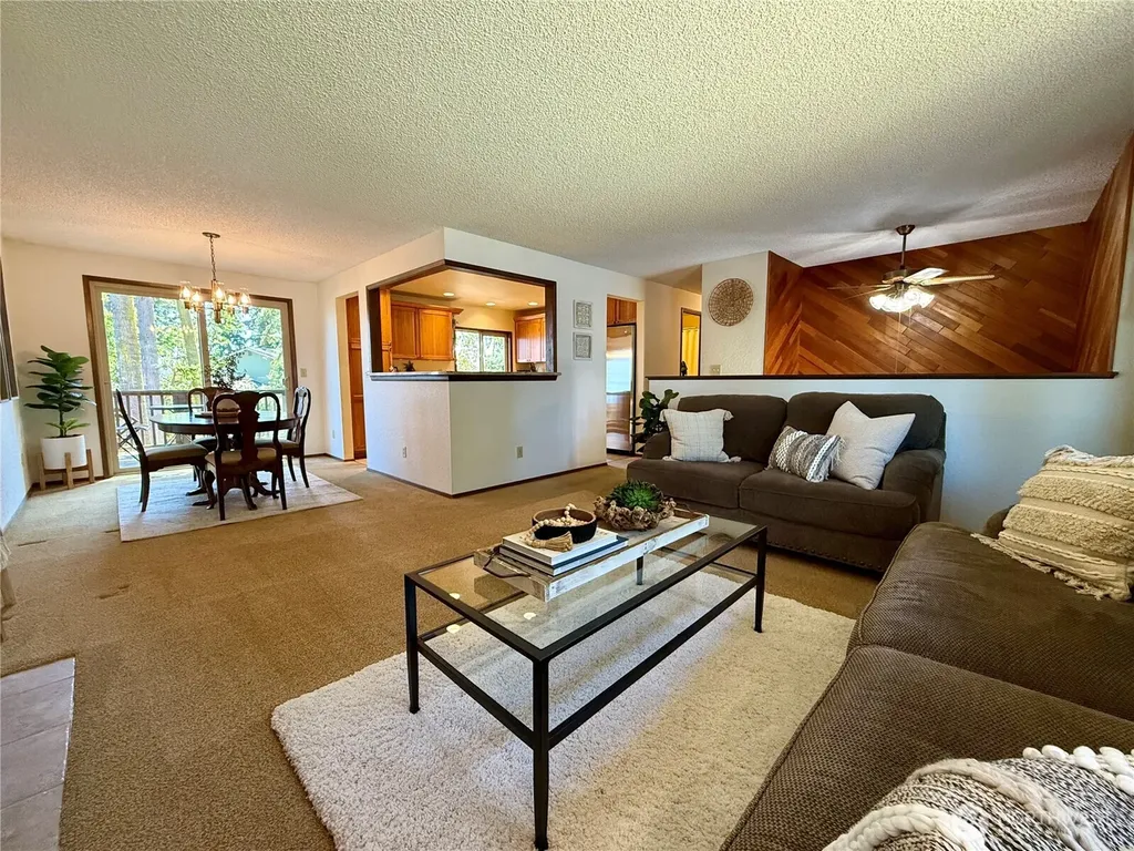 745 SW 13th Avenue Oak Harbor WA 98277