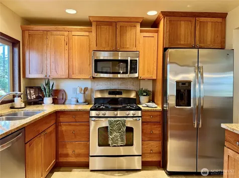 745 SW 13th Avenue Oak Harbor WA 98277