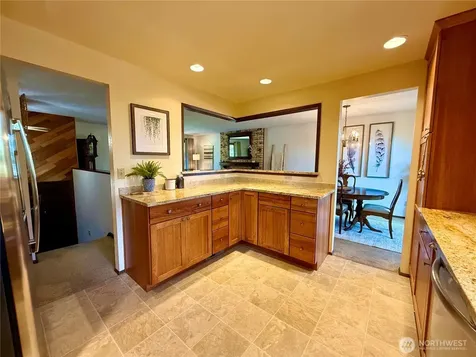 745 SW 13th Avenue Oak Harbor WA 98277
