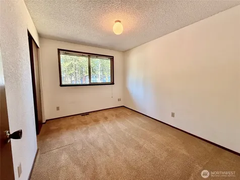 745 SW 13th Avenue Oak Harbor WA 98277