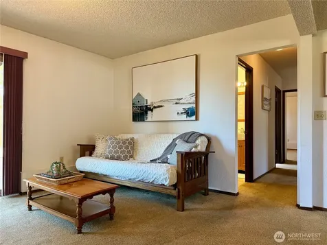 745 SW 13th Avenue Oak Harbor WA 98277