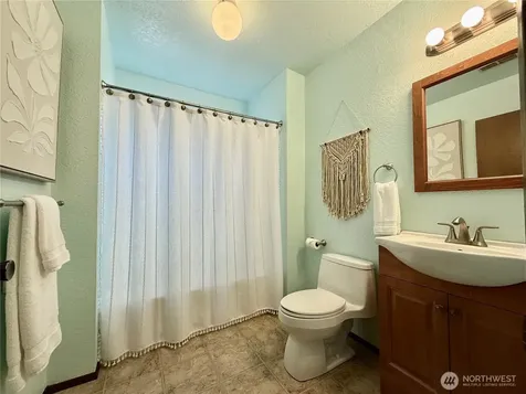 745 SW 13th Avenue Oak Harbor WA 98277