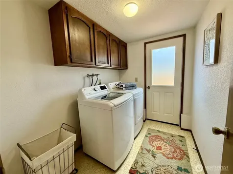 745 SW 13th Avenue Oak Harbor WA 98277
