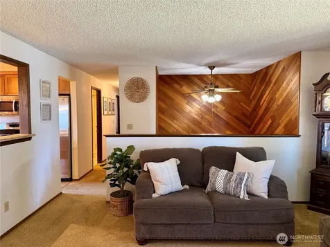 745 SW 13th Avenue Oak Harbor WA 98277