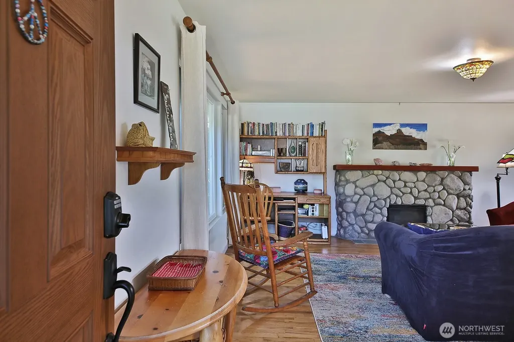 8216 Whidbey Drive Clinton WA 98236