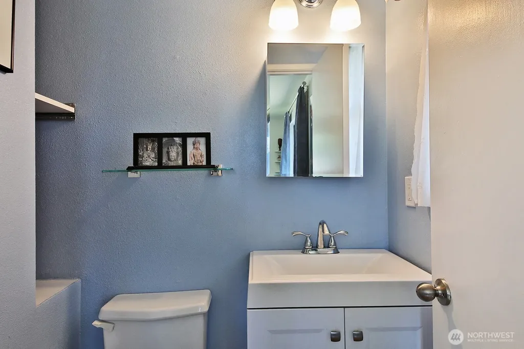 8216 Whidbey Drive Clinton WA 98236