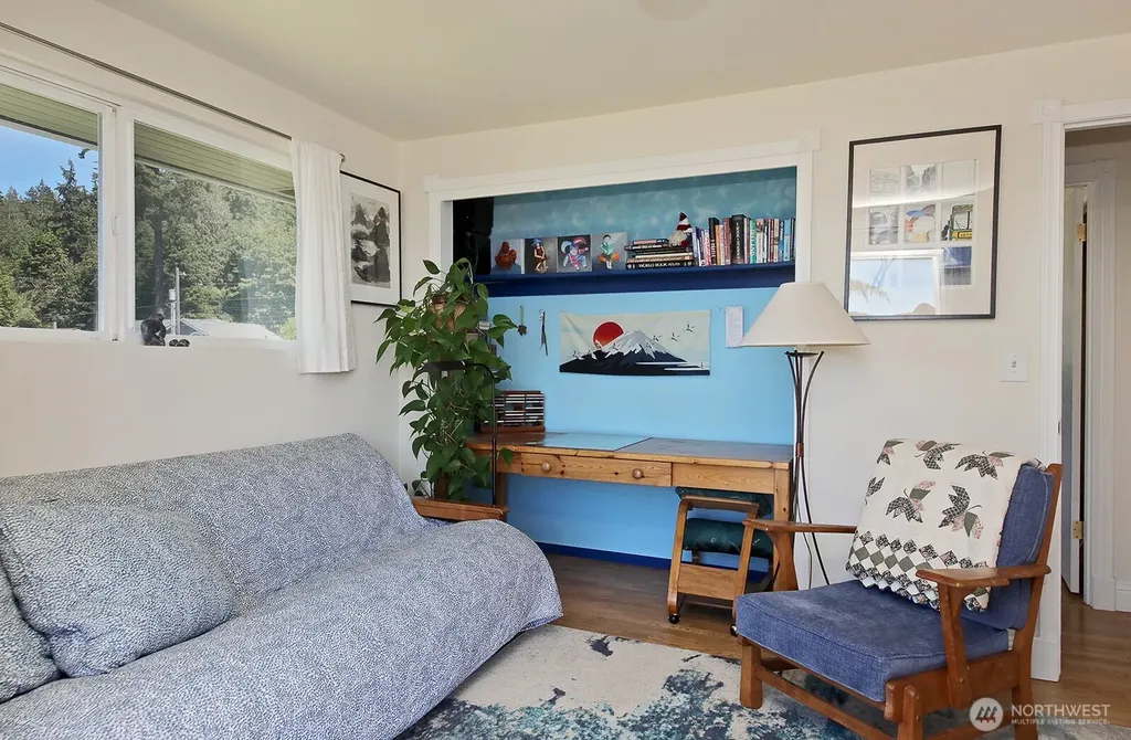 8216 Whidbey Drive Clinton WA 98236