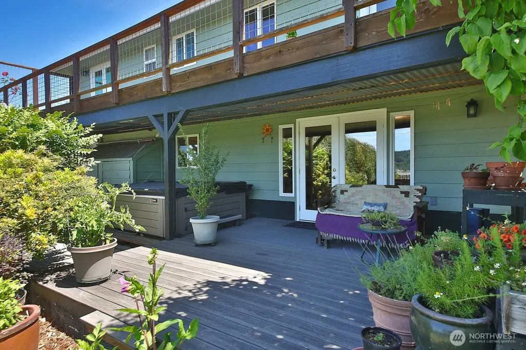 8216 Whidbey Drive Clinton WA 98236