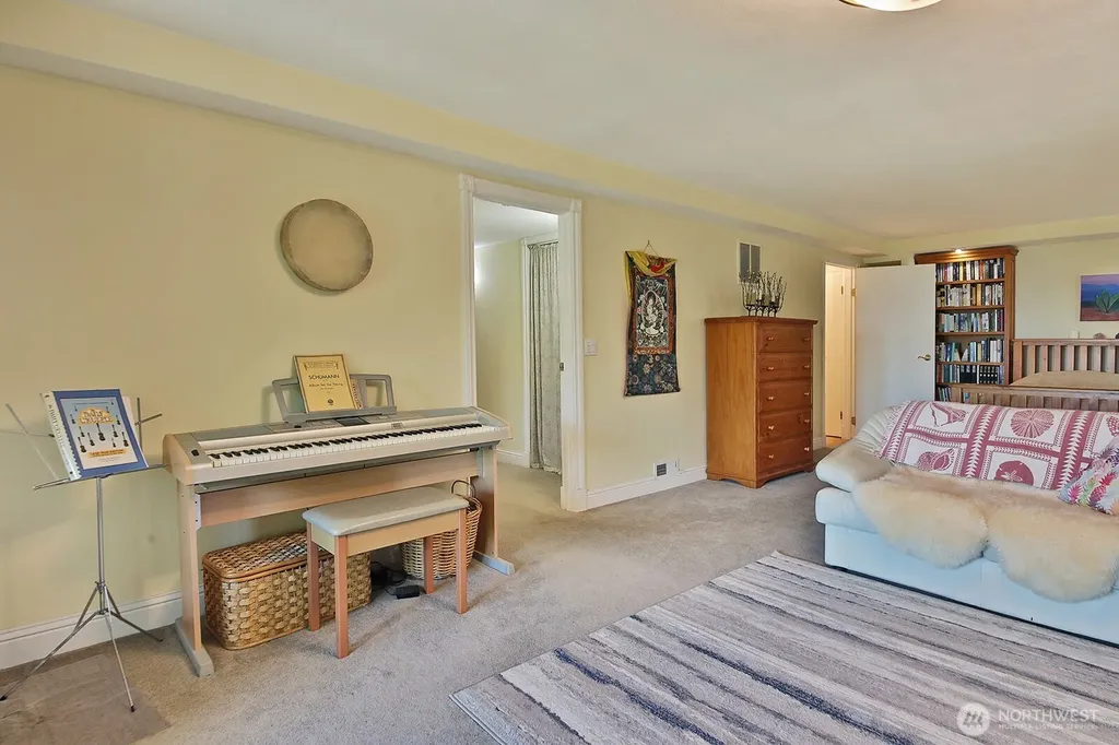 8216 Whidbey Drive Clinton WA 98236