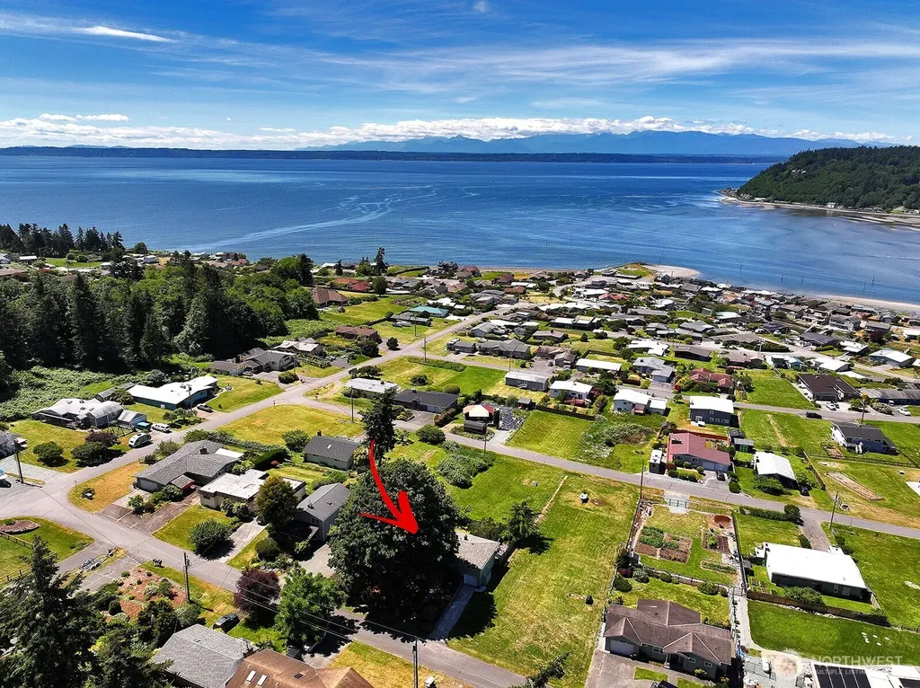 8216 Whidbey Drive Clinton WA 98236