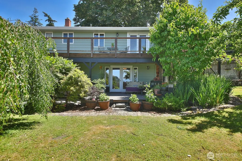 8216 Whidbey Drive Clinton WA 98236