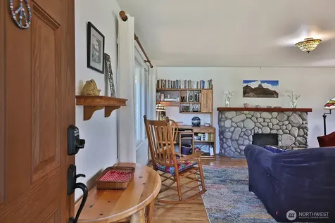 8216 Whidbey Drive Clinton WA 98236