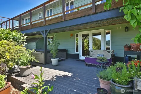 8216 Whidbey Drive Clinton WA 98236