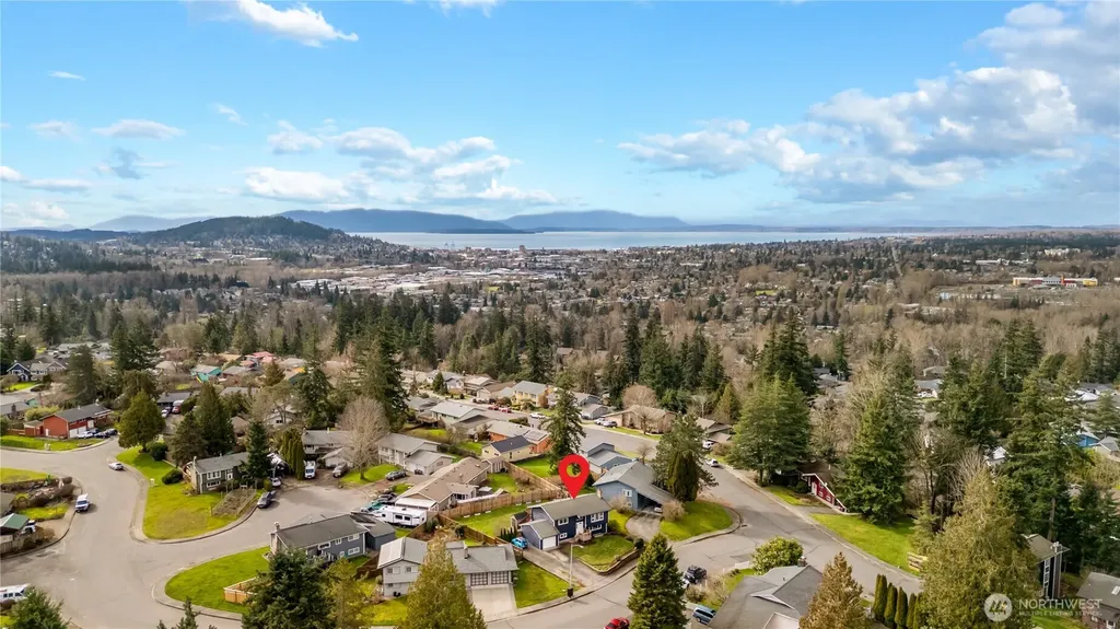 2825 E Crestline Drive Bellingham WA 98226