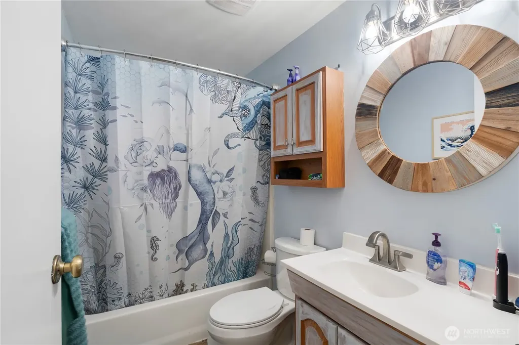 2825 E Crestline Drive Bellingham WA 98226