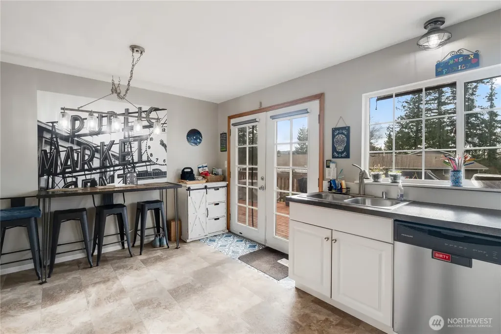 2825 E Crestline Drive Bellingham WA 98226