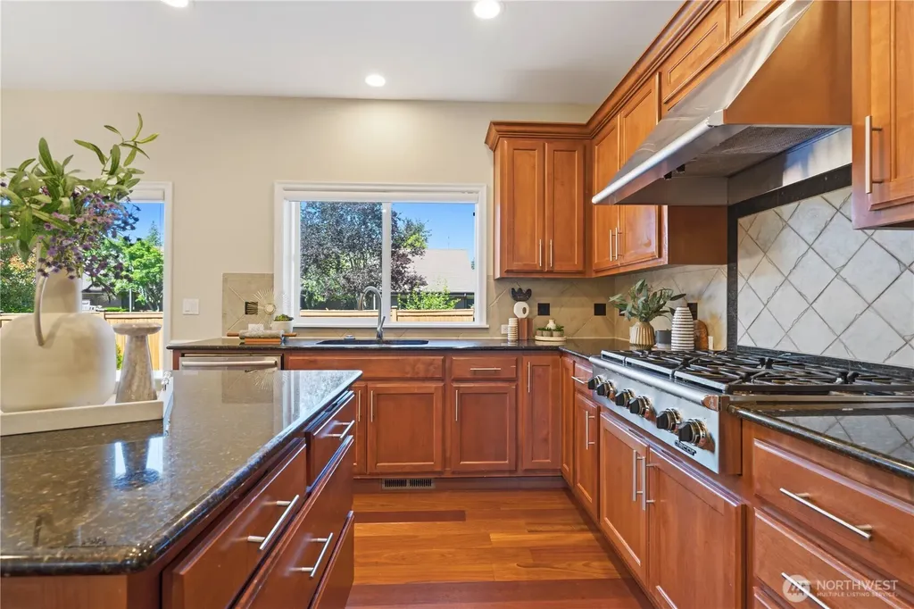 16105 Northup Way Bellevue WA 98008