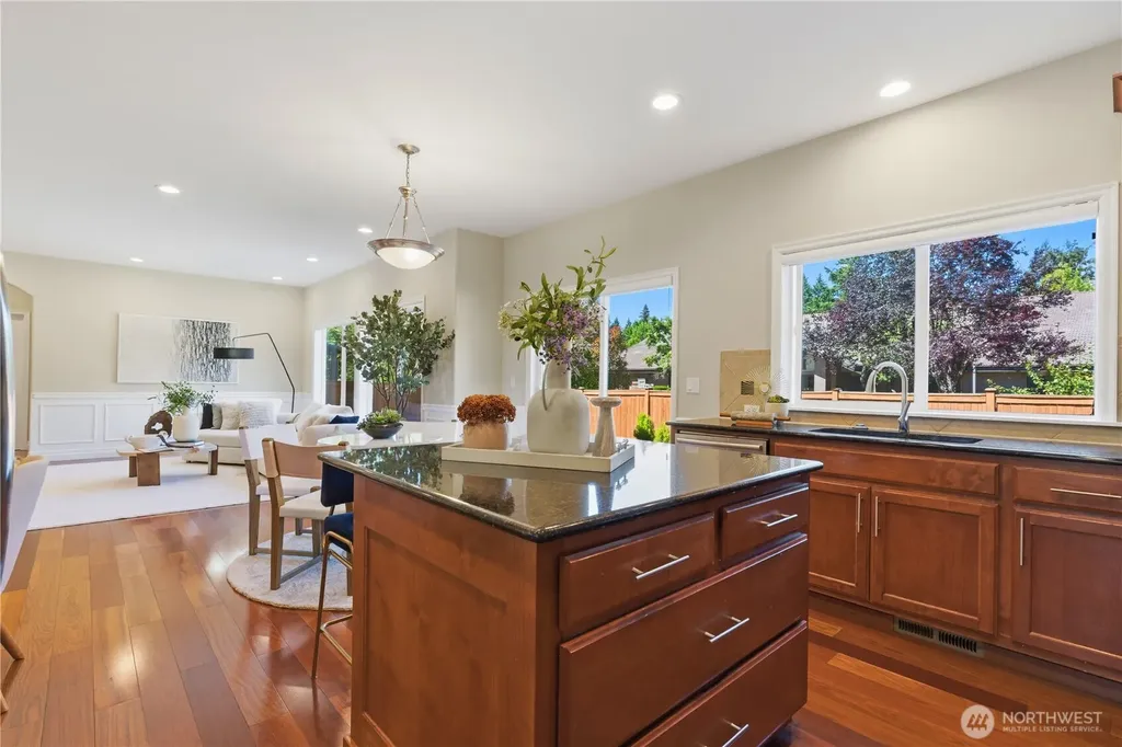 16105 Northup Way Bellevue WA 98008