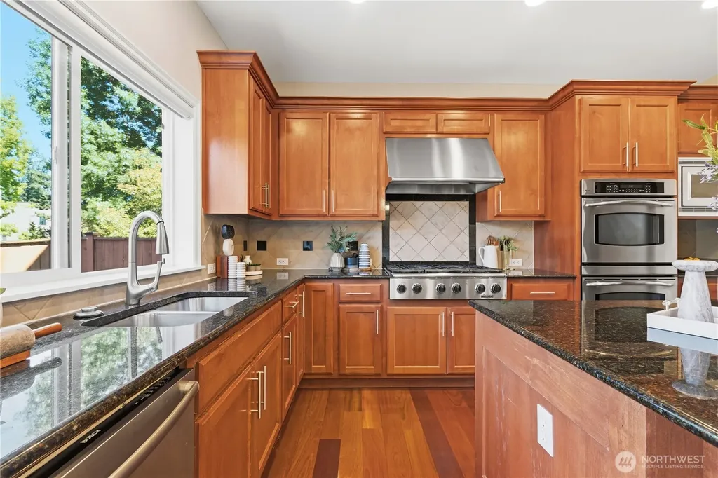 16105 Northup Way Bellevue WA 98008
