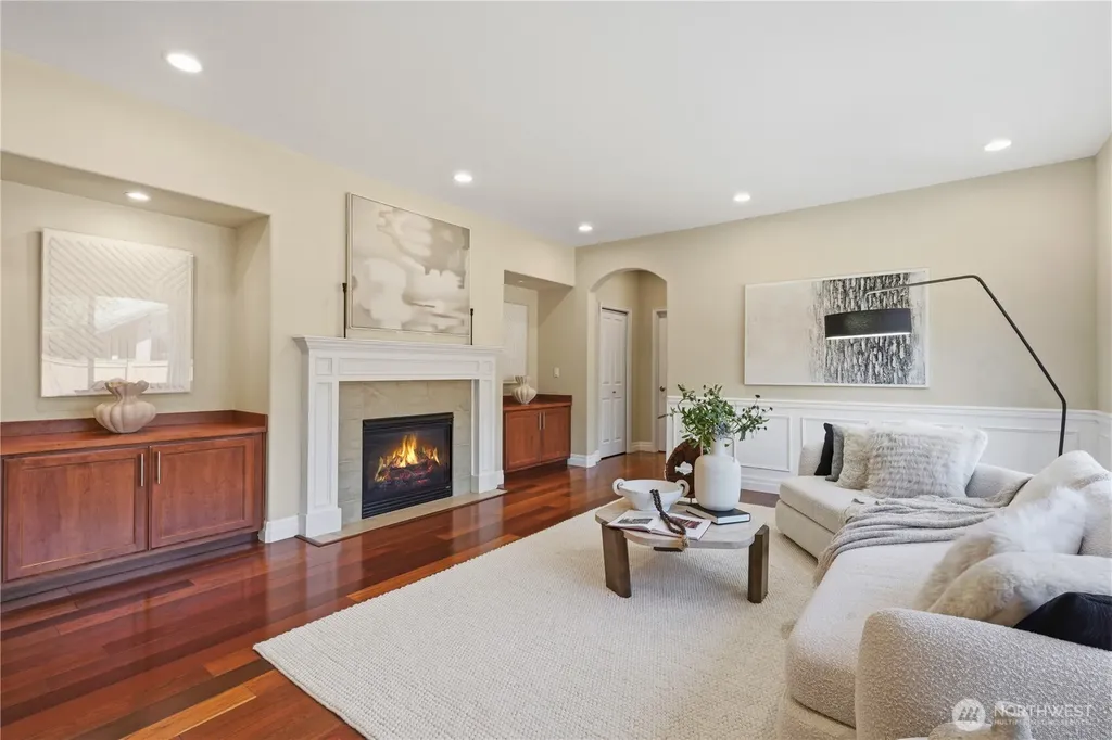 16105 Northup Way Bellevue WA 98008