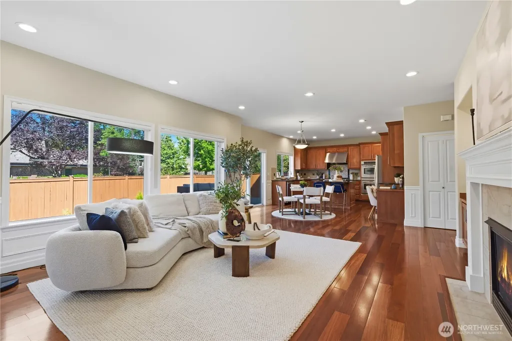 16105 Northup Way Bellevue WA 98008