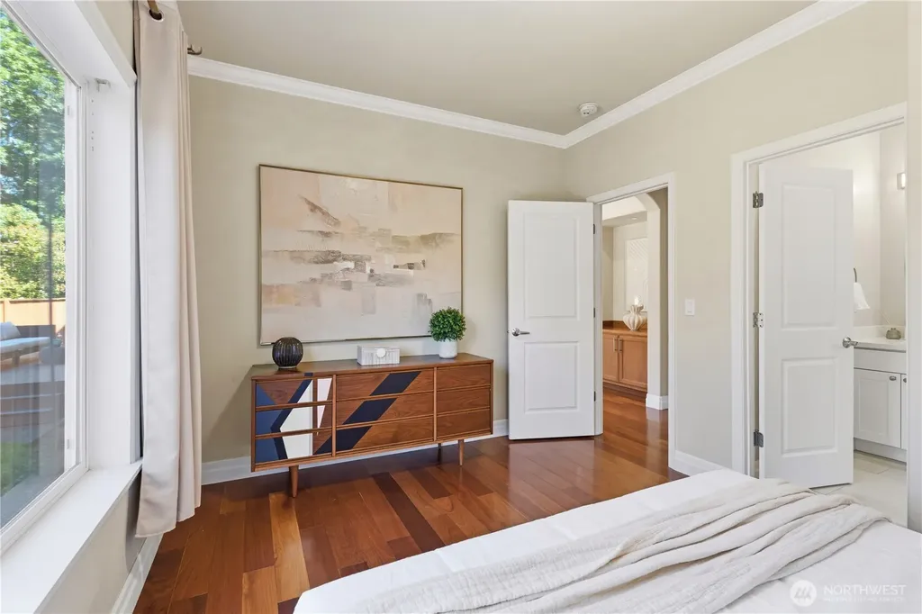 16105 Northup Way Bellevue WA 98008