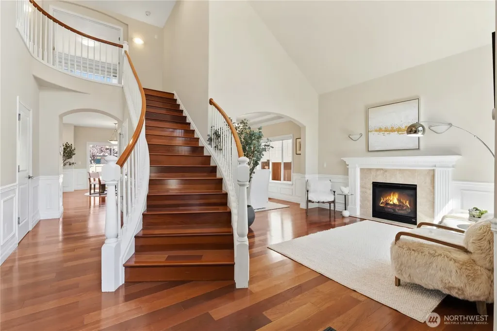 16105 Northup Way Bellevue WA 98008