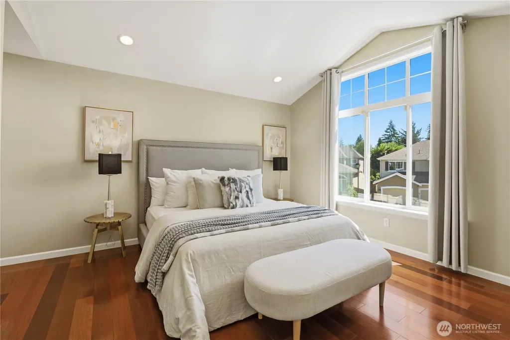 16105 Northup Way Bellevue WA 98008