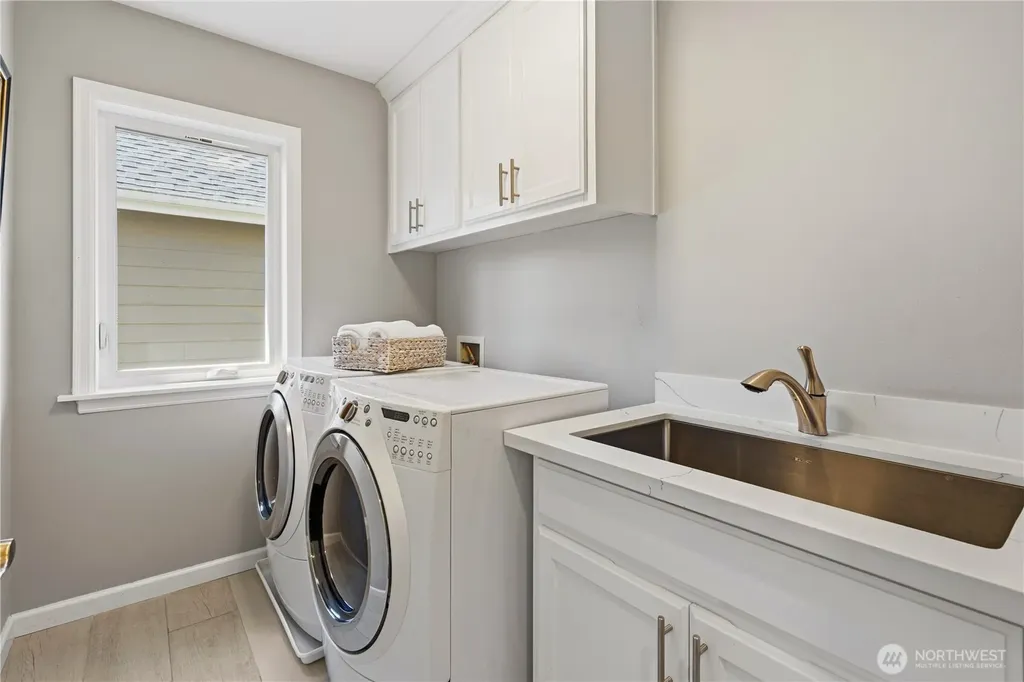 16105 Northup Way Bellevue WA 98008