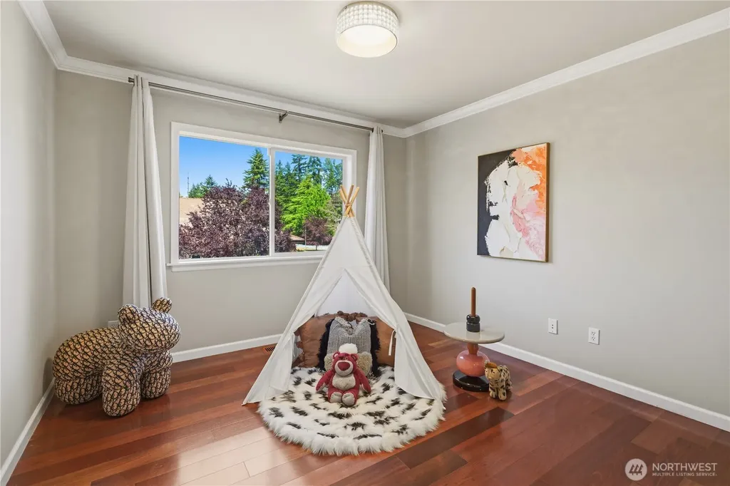 16105 Northup Way Bellevue WA 98008