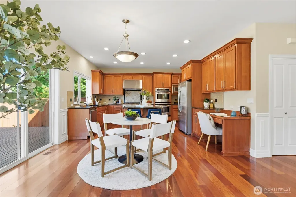 16105 Northup Way Bellevue WA 98008