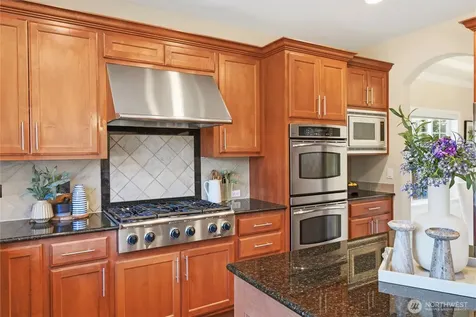16105 Northup Way Bellevue WA 98008