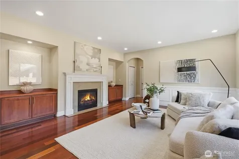 16105 Northup Way Bellevue WA 98008