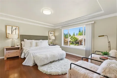 16105 Northup Way Bellevue WA 98008